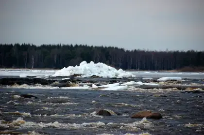 Kukkolaforsen in the spring thaw